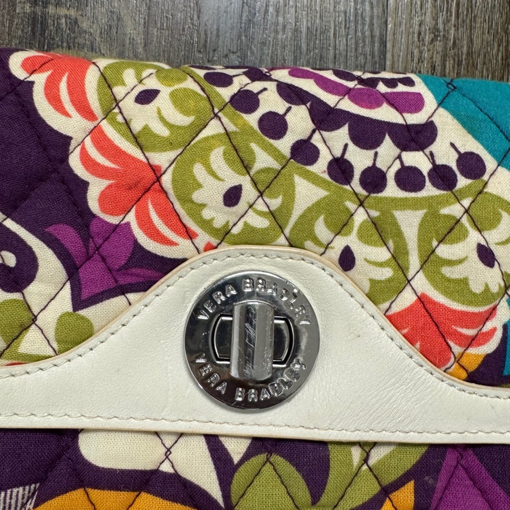Vera Bradley Quilted Crossbody Bag Colorful Floral Print Cream Leather Trim‎ - Picture 2 of 15